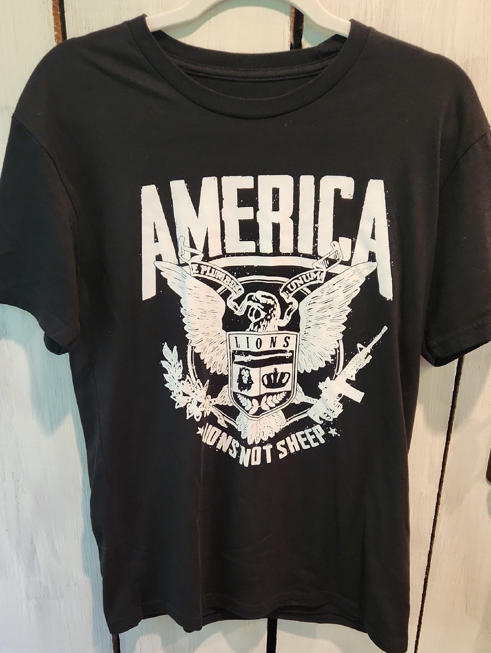 Lions Not Sheep T-Shirt Size Medium